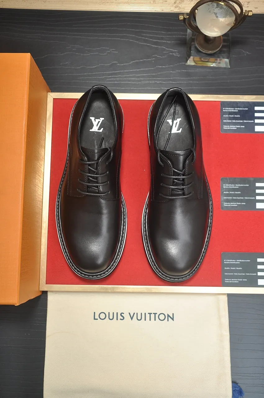 Men's men's shoes 💰640💶 [LV] (original single cowhide lining) 🍀LV's latest genuine leather business suit shoes are launched simultaneously on the official website. The first-layer cowhide imported from Italy is made of heavy gold, 💥official website 1:1 rubber outsole. Versatile to wear, high-end without losing class, and the color combination is extraordinary. This four-season style is alluring when worn on your feet, showing off your big-name flair. Standard code 38-45 (45 customized)